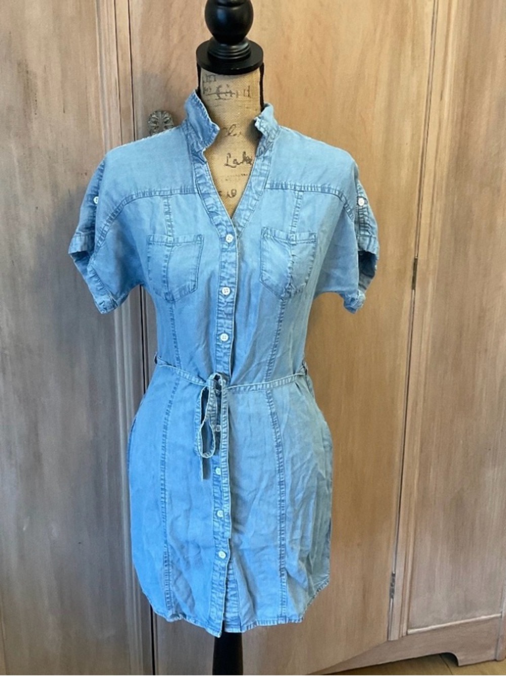 Guess Women's Light Blue V-Neck Short Sleeve Chambray Mini Dress belt XS